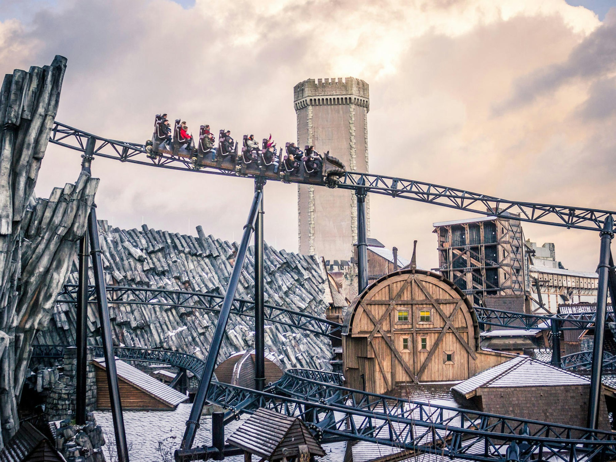 Die Achterbahn Taron im Phantasialand.