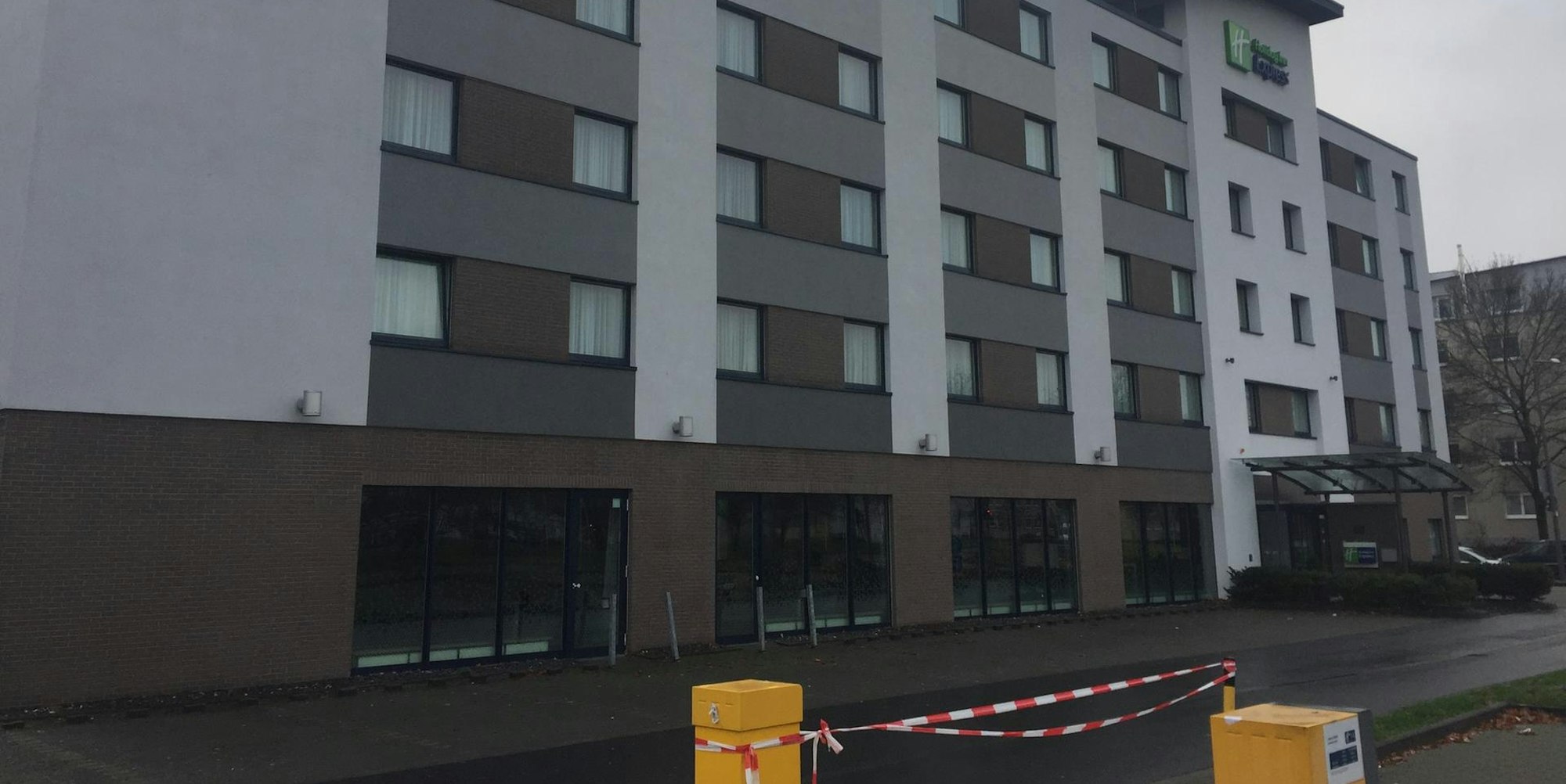 holiday_inn_hotel_002