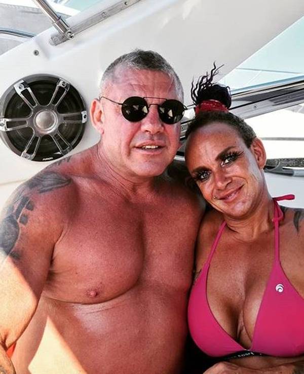 Die „Goodbye Deutschland“-Stars Andreas und Caro Robens auf einem Urlaubsschnappschuss im September 2020.