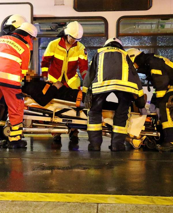 KVB_Unfall_Eifwellwall_Koeln