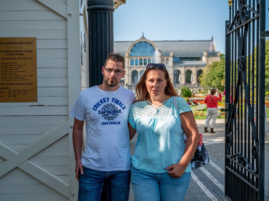 PaarInFloraEingeschlossen