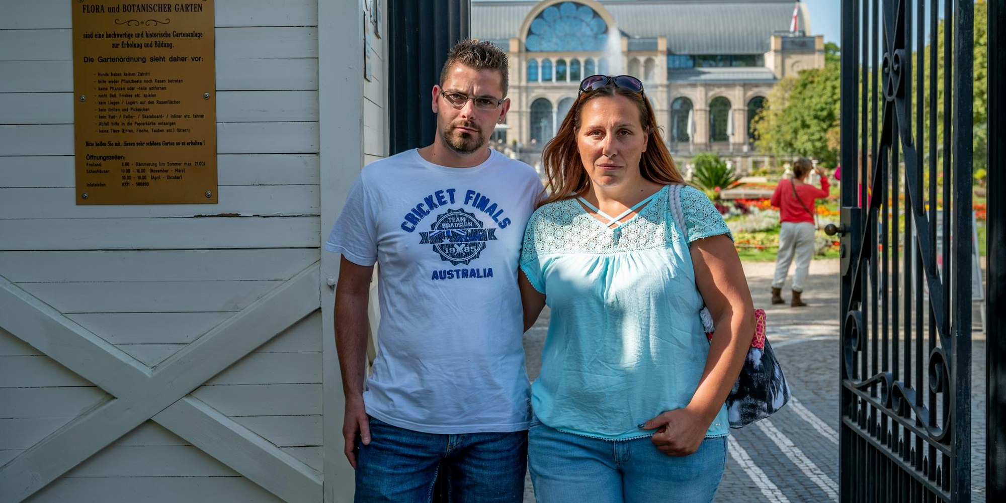 PaarInFloraEingeschlossen