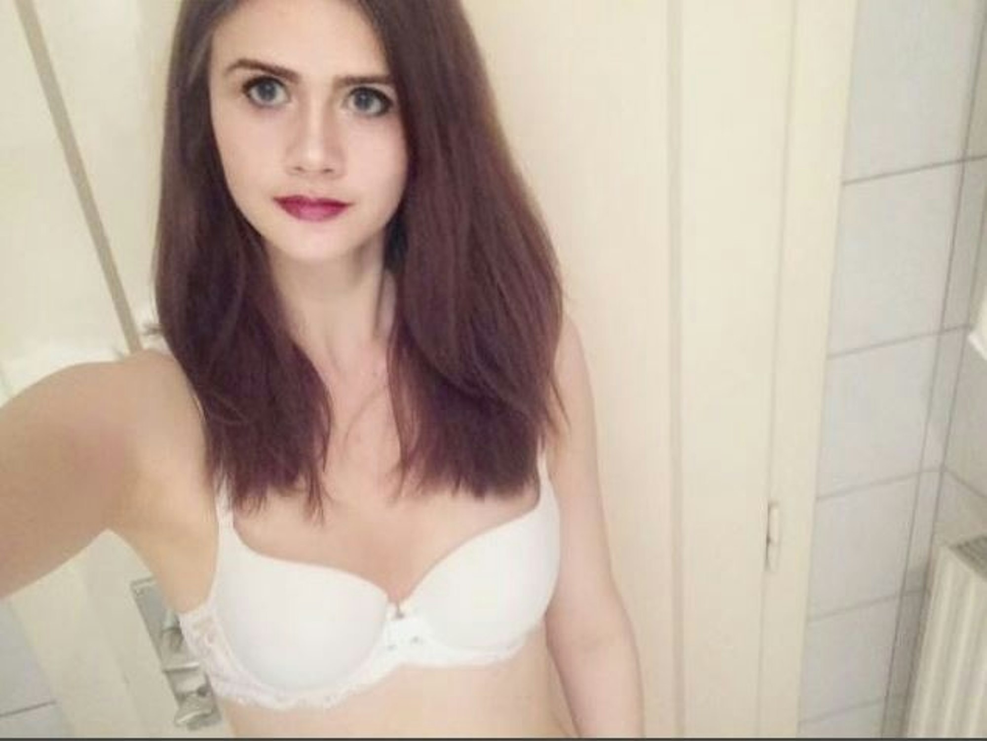 Jungfrau Kim Cinderella Escorts III