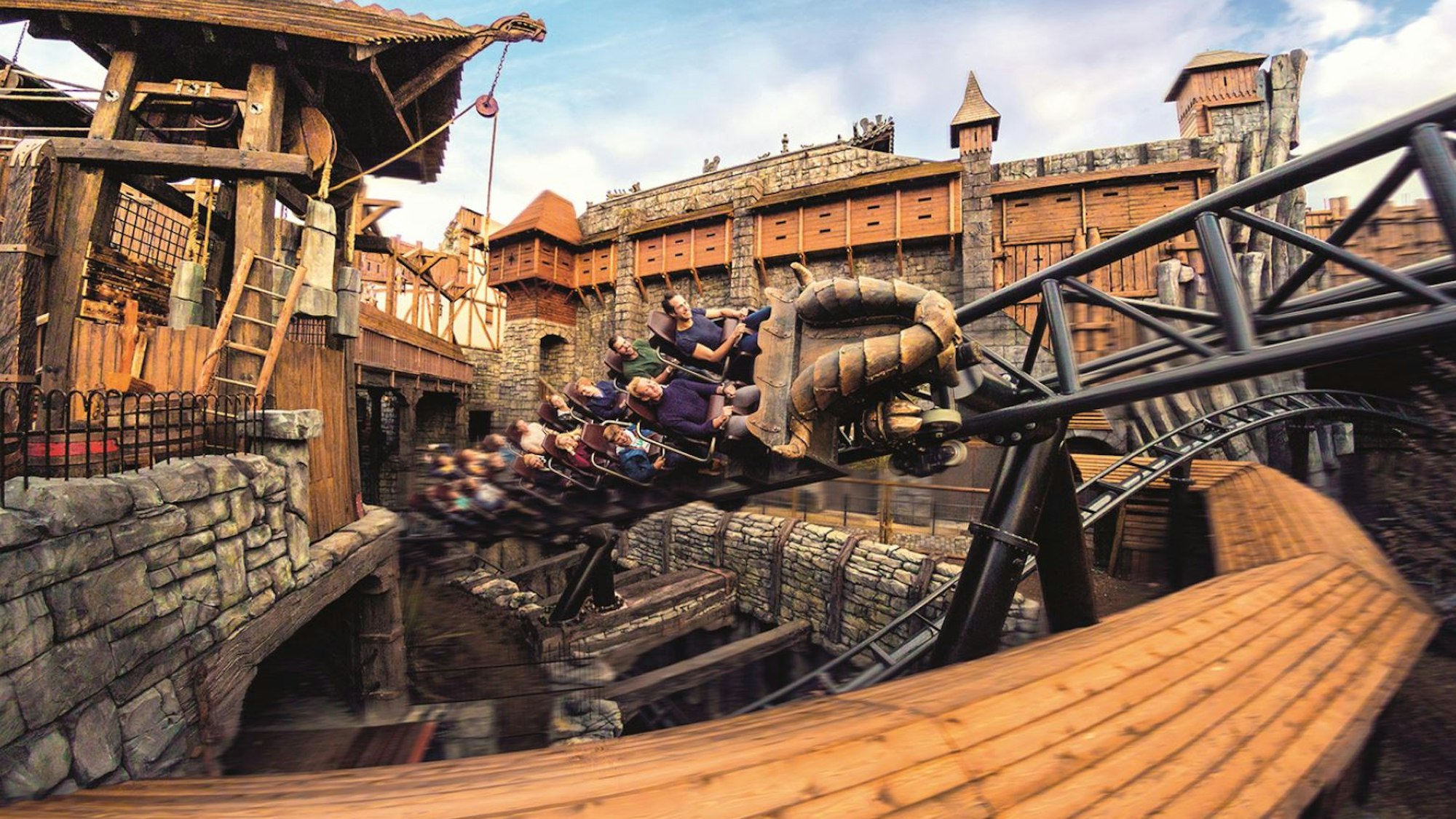 Die Achterbahn Taron im Phantasialand in Brühl.