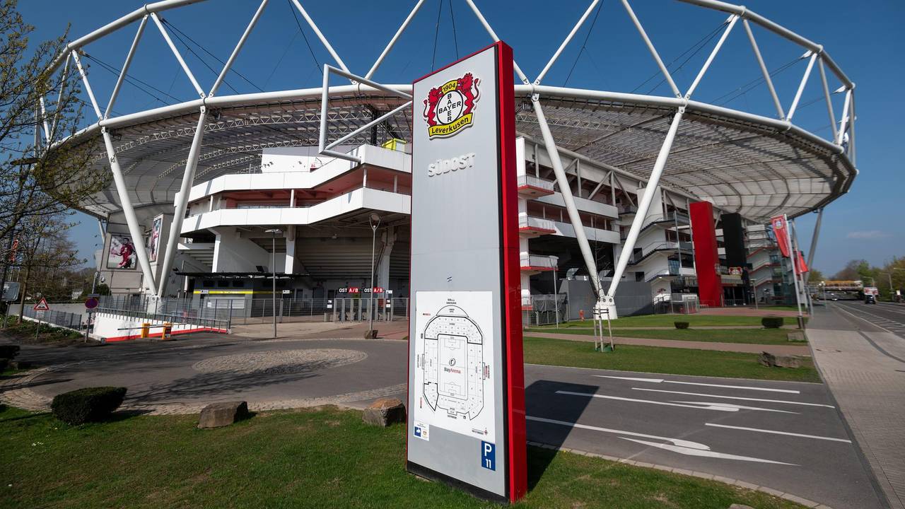 Außensicht der BayArena in Leverkusen.