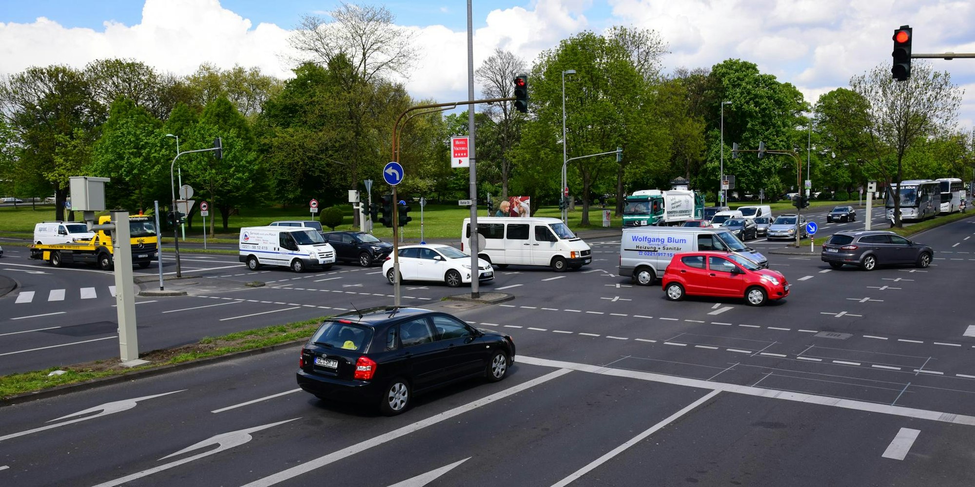 01KBO_32_71-115786360_ori