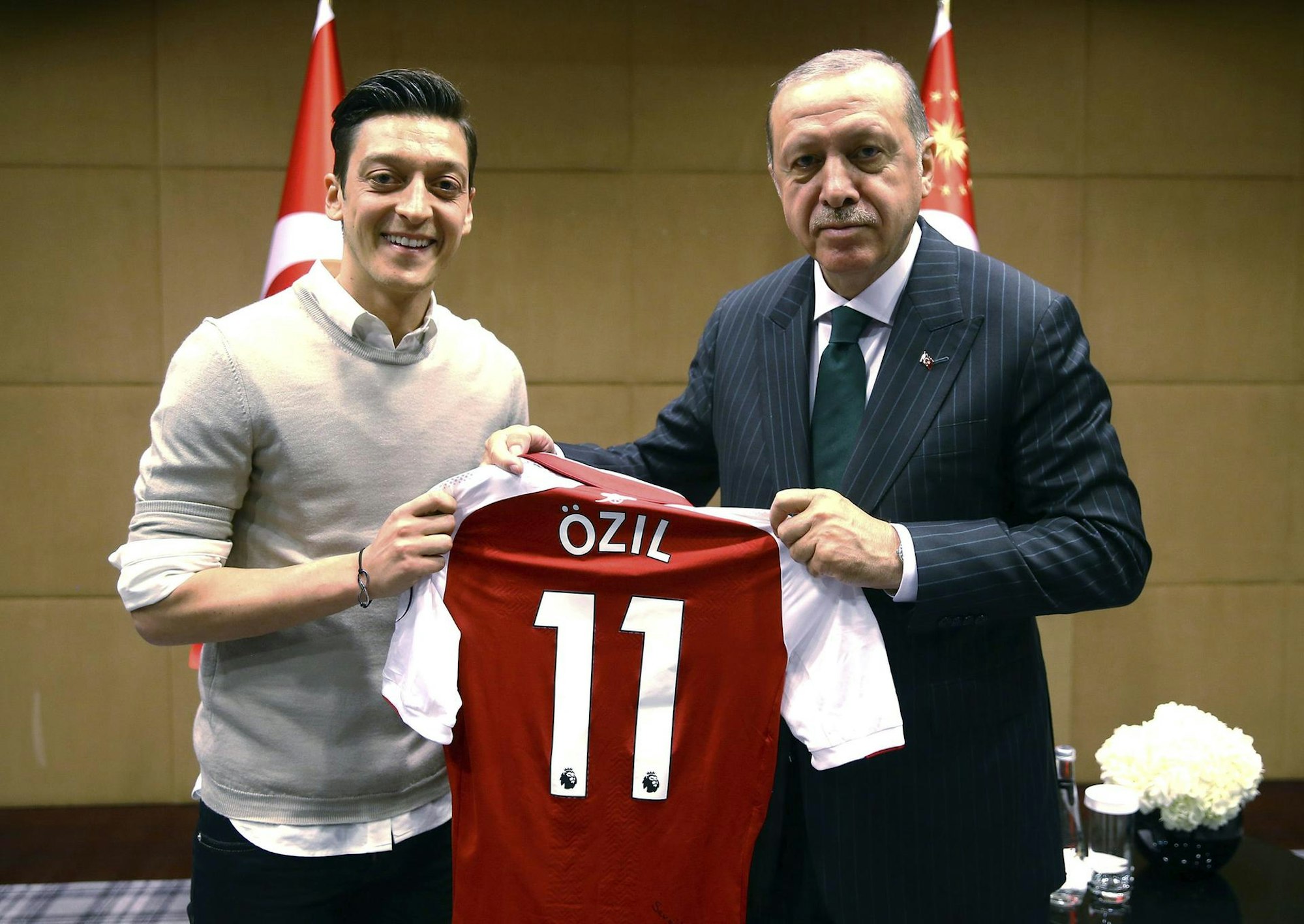 Recep_Tayyip_Erdogan_Mesut_Oezil_20180802