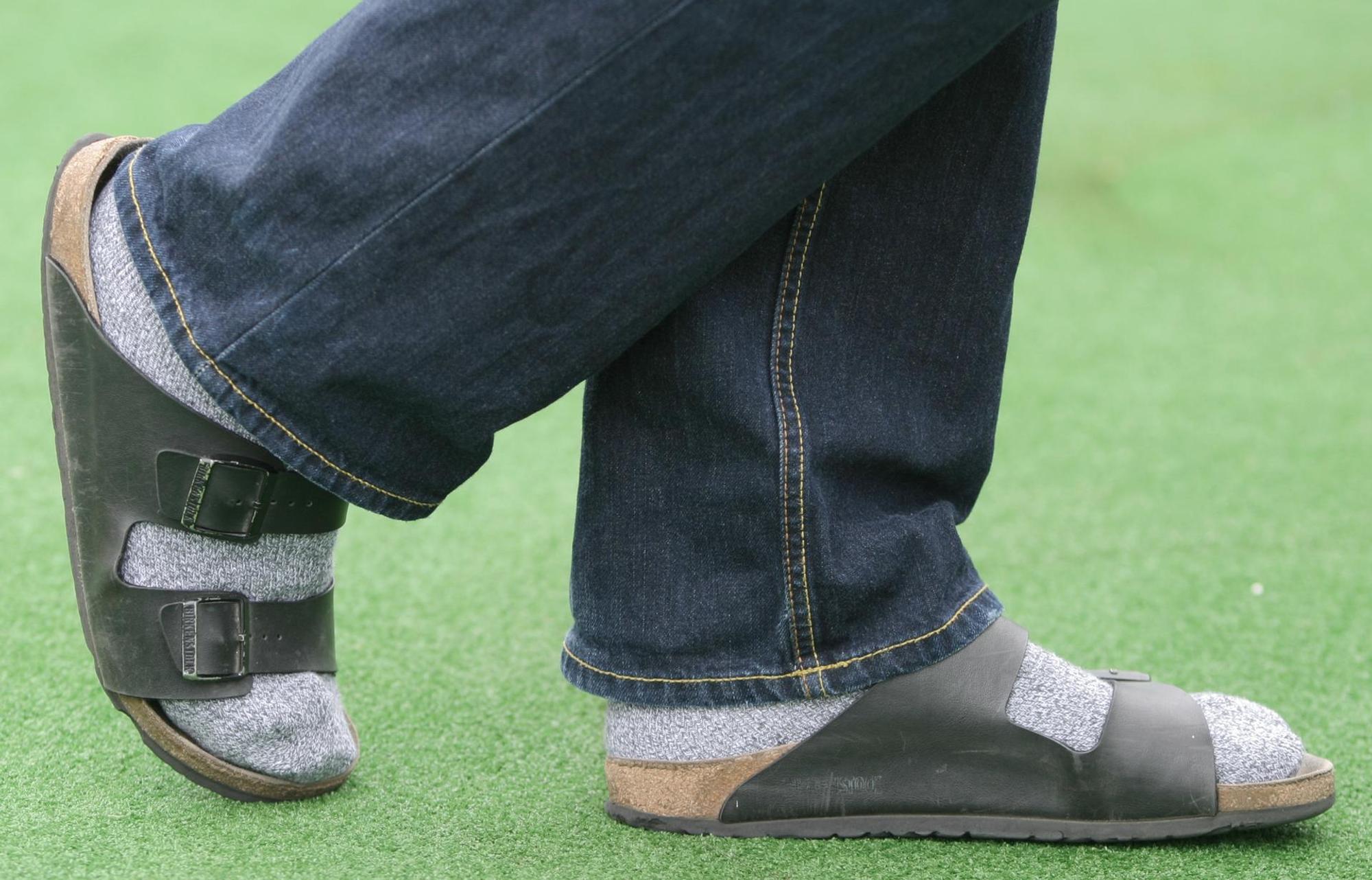 Socken in Sandalen