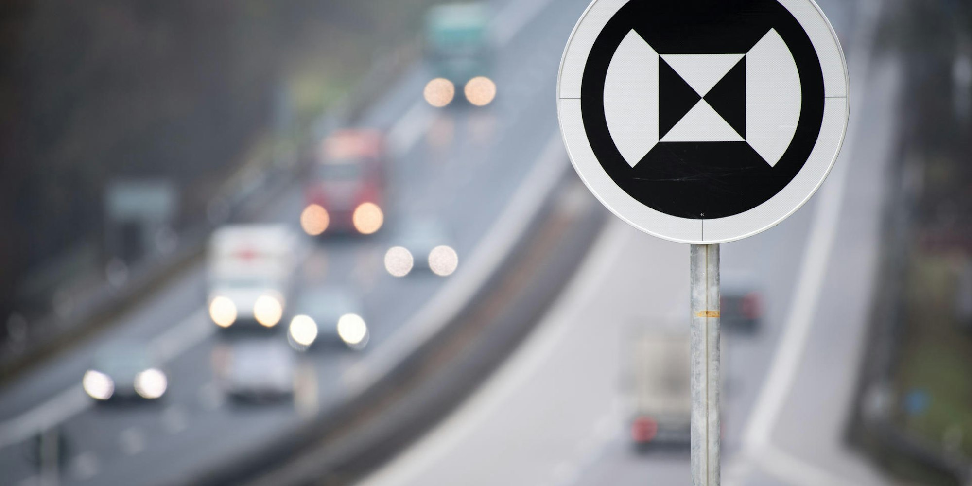 Neues Verkehrsschild