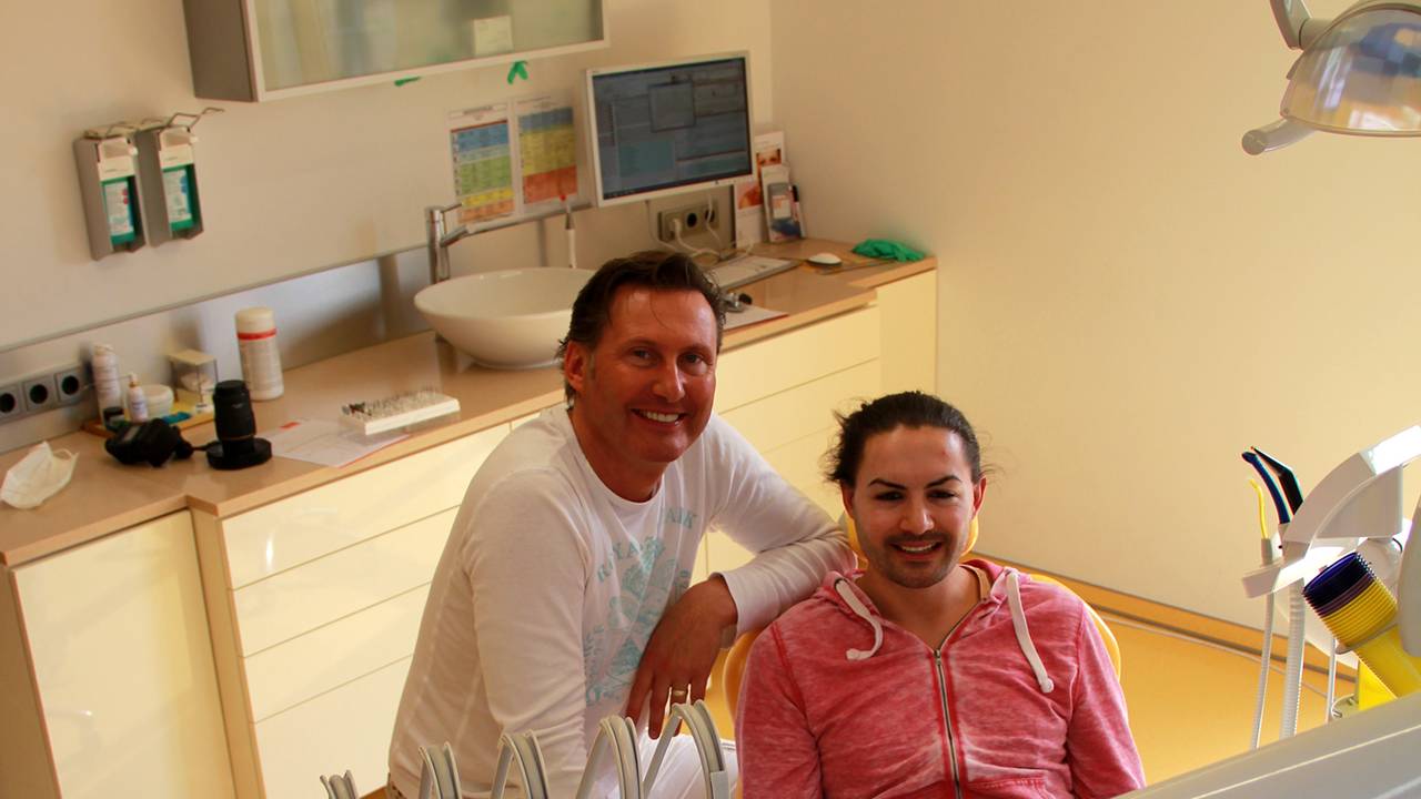 Praxisklinik Nilius_Dr Nilius und Menderes Badgi_kl