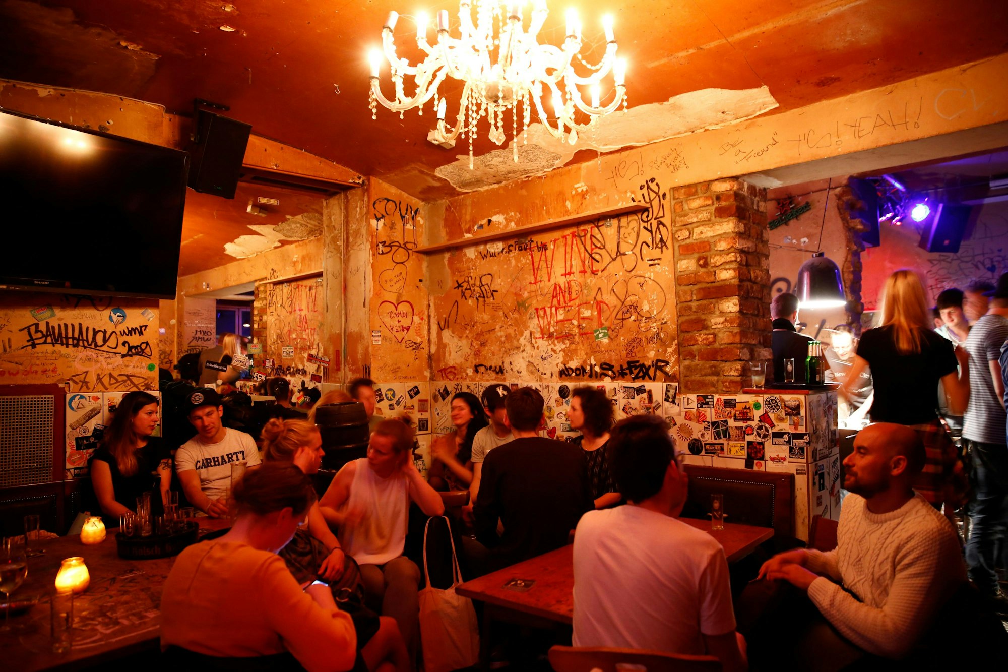 01K___32_71-97911393_ori