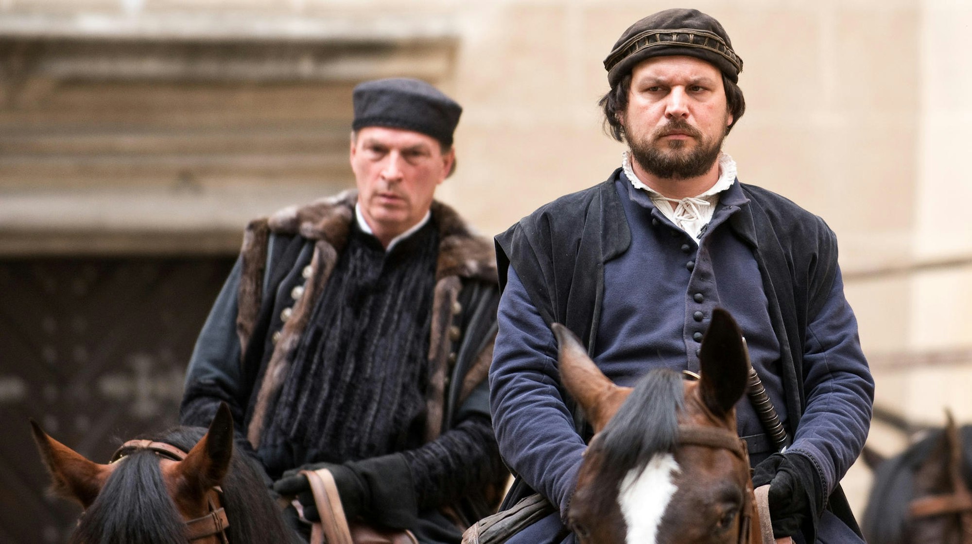 1_Puppenspieler_Ans_Licht