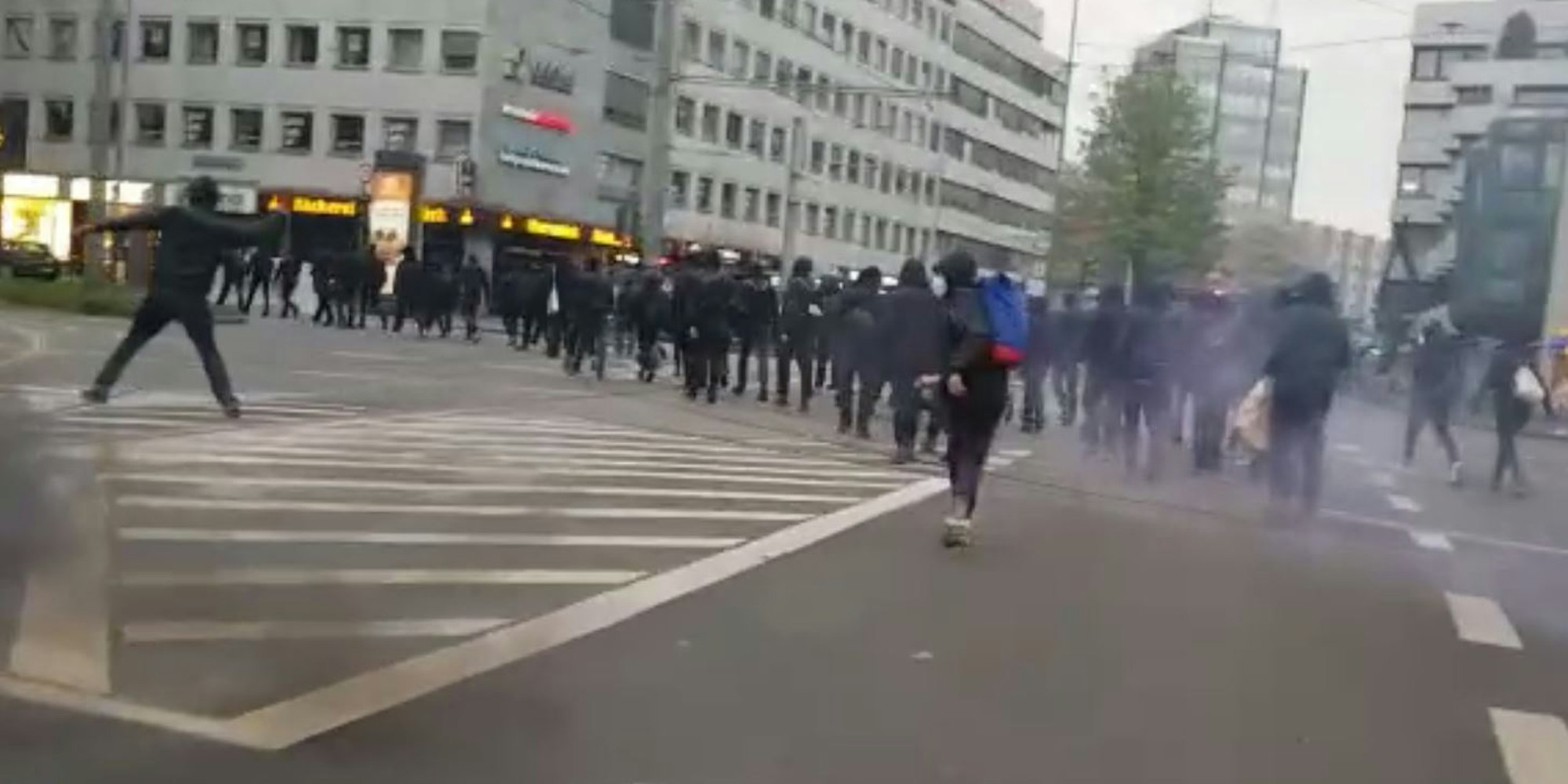 Ausschreitungen_Koeln1703