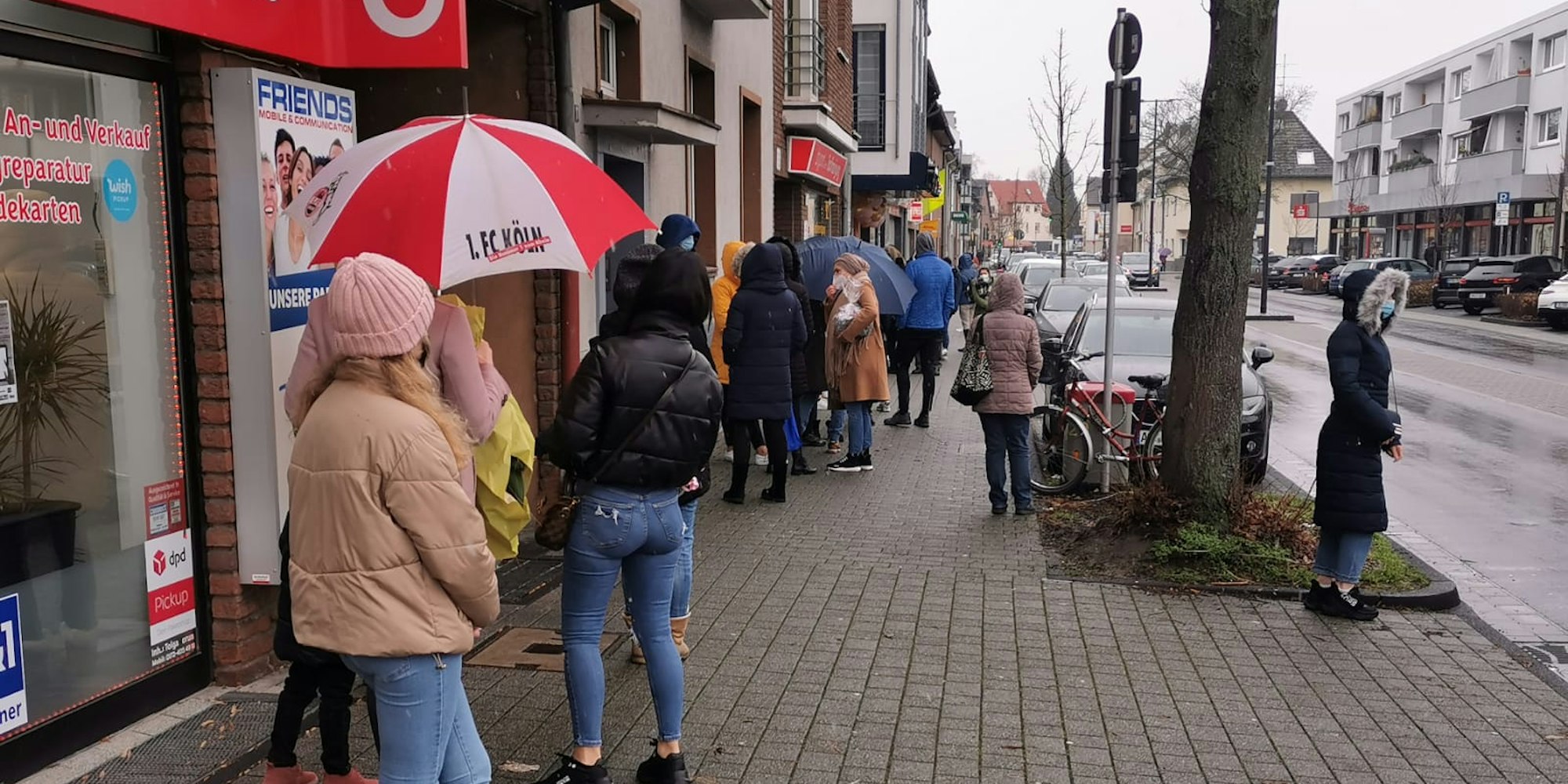 RoyalDonuts_Schlange