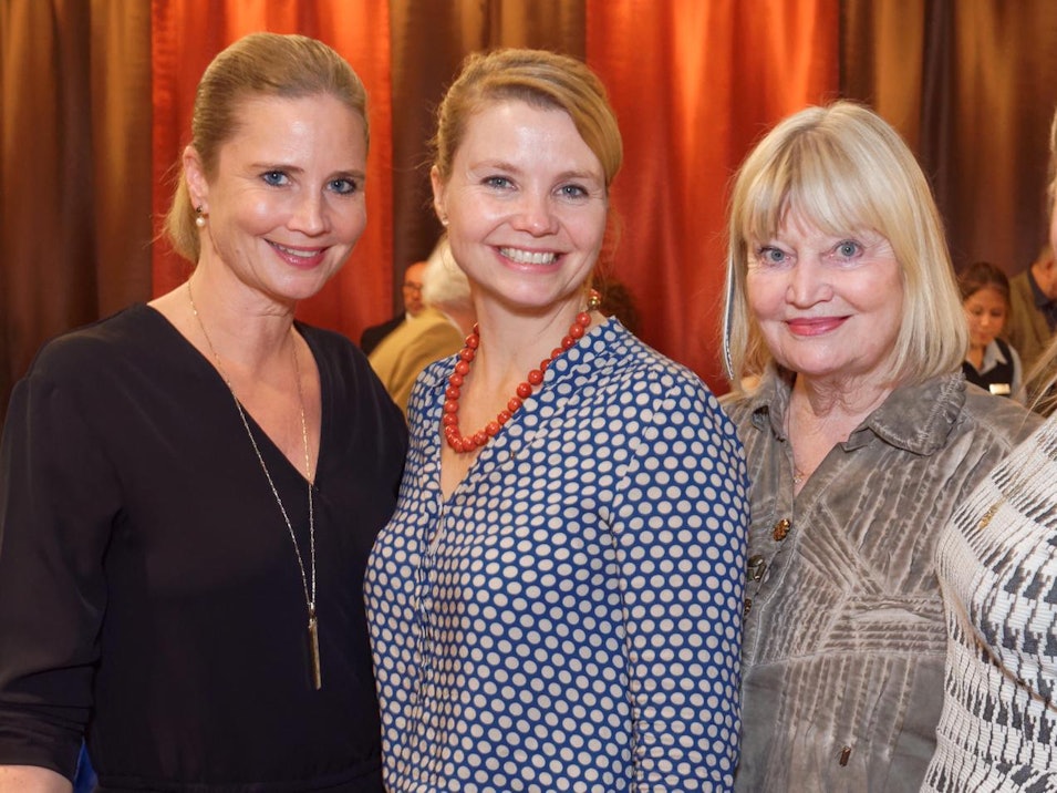 Mechthild Frier mit ihren Töchtern