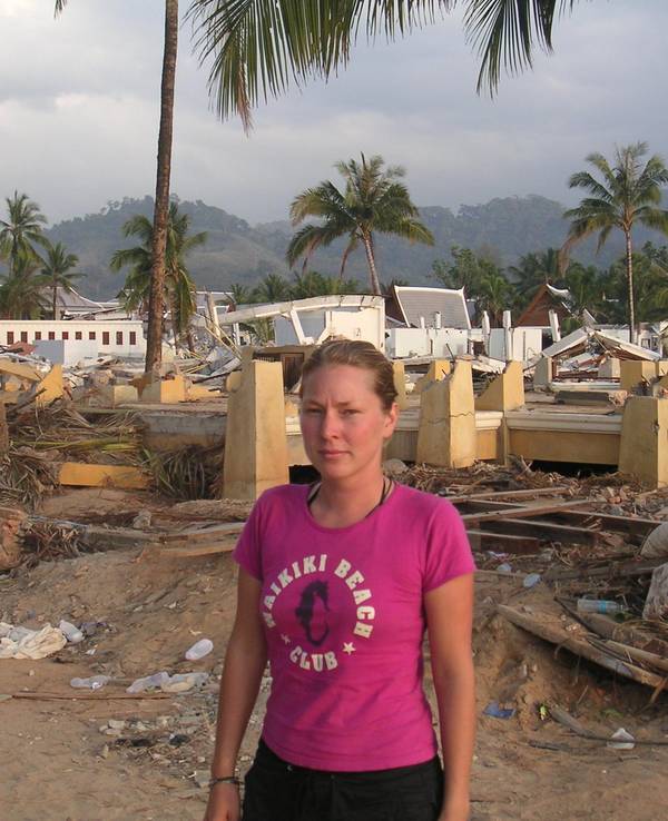 Tsunami_2004_Thailand_4