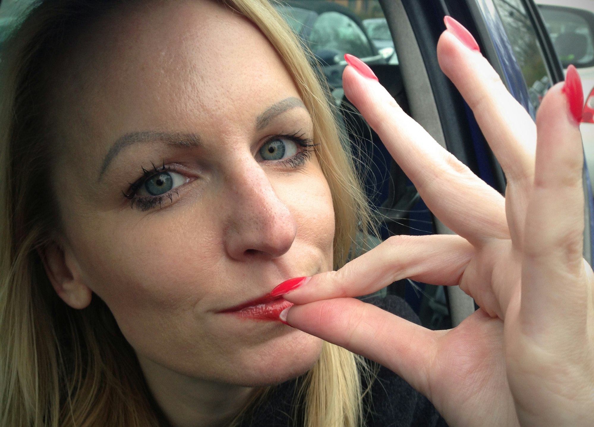 02Gesten Reissverschluss