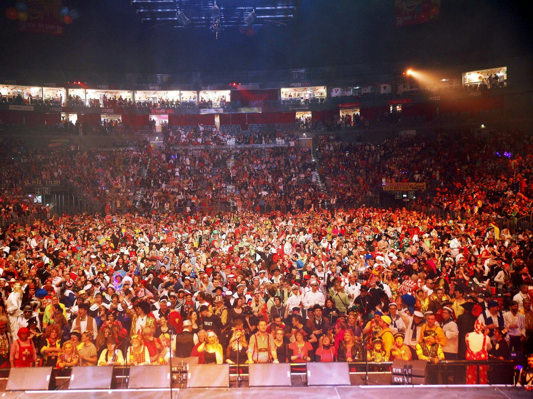 Lachende Kölnarena in der Lanxess-Arena
