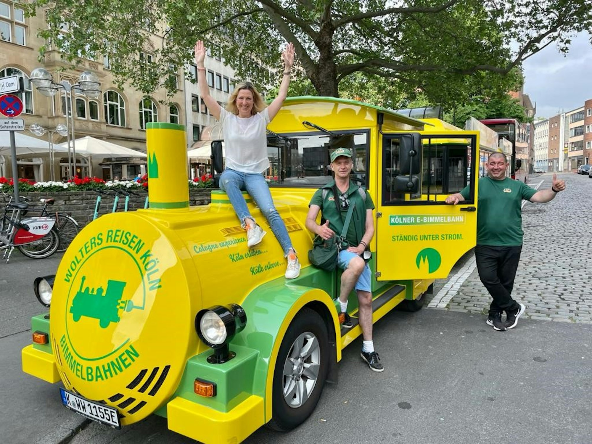 Kölner Bimmelbahnfährt wieder