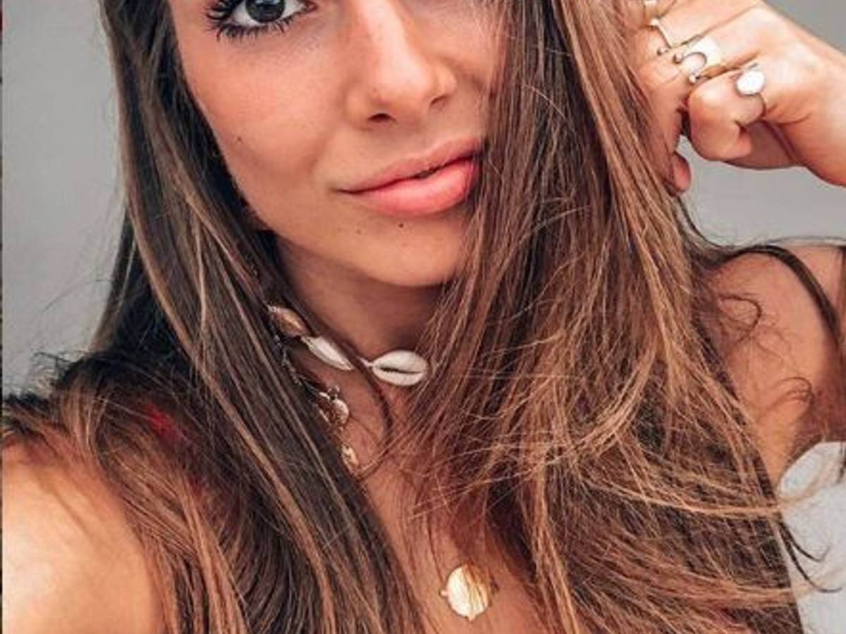 RTL-Moderatorin Lola Weippert hat sich mit deutlichen Worten gegen alle Impfverweigerer gerichtet. Hier ein Selfie, das die 25-Jährige auf Instagram veröffentlichte.