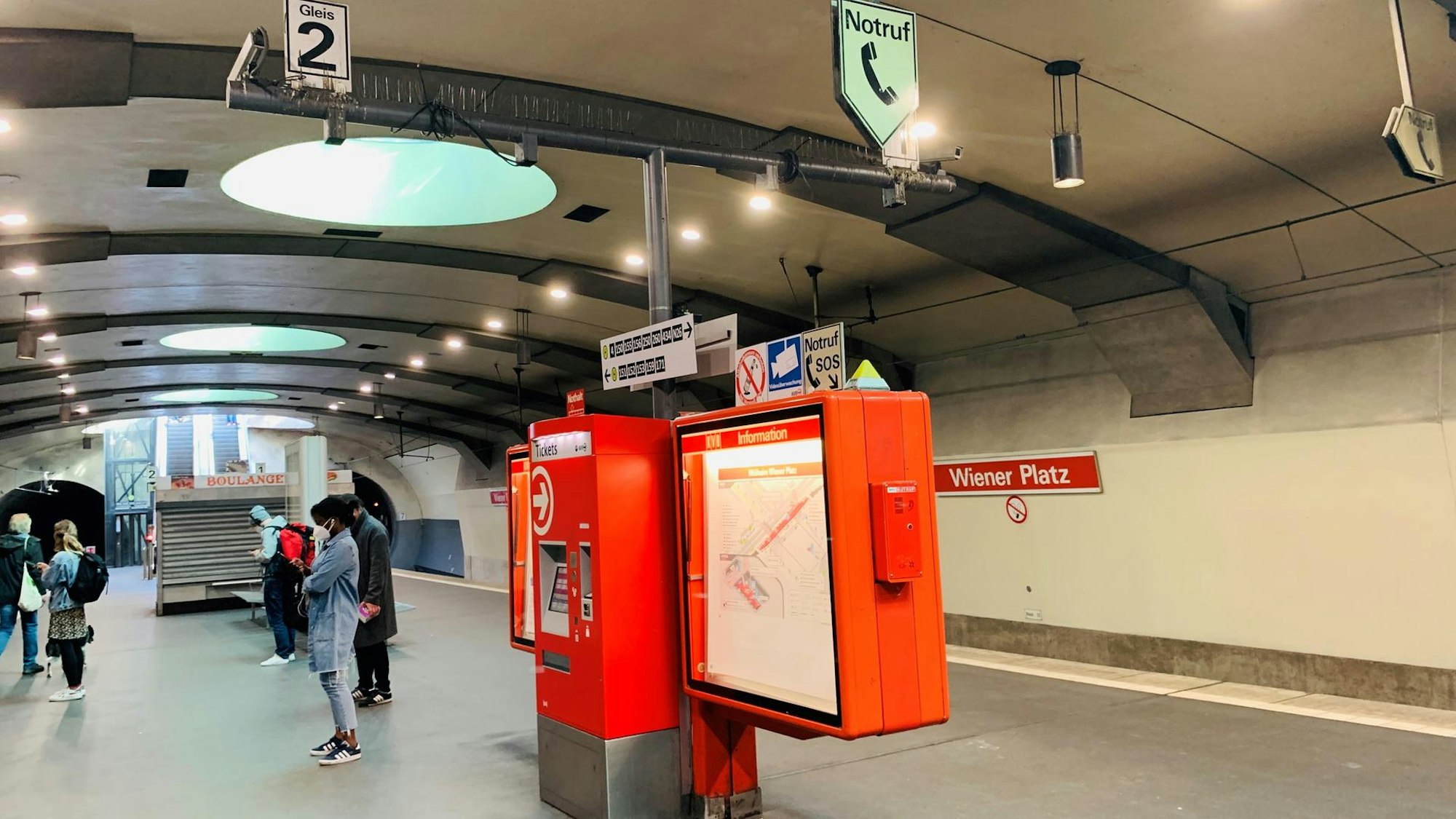 wiener_platz_kvb_anzeige_13_05_2021