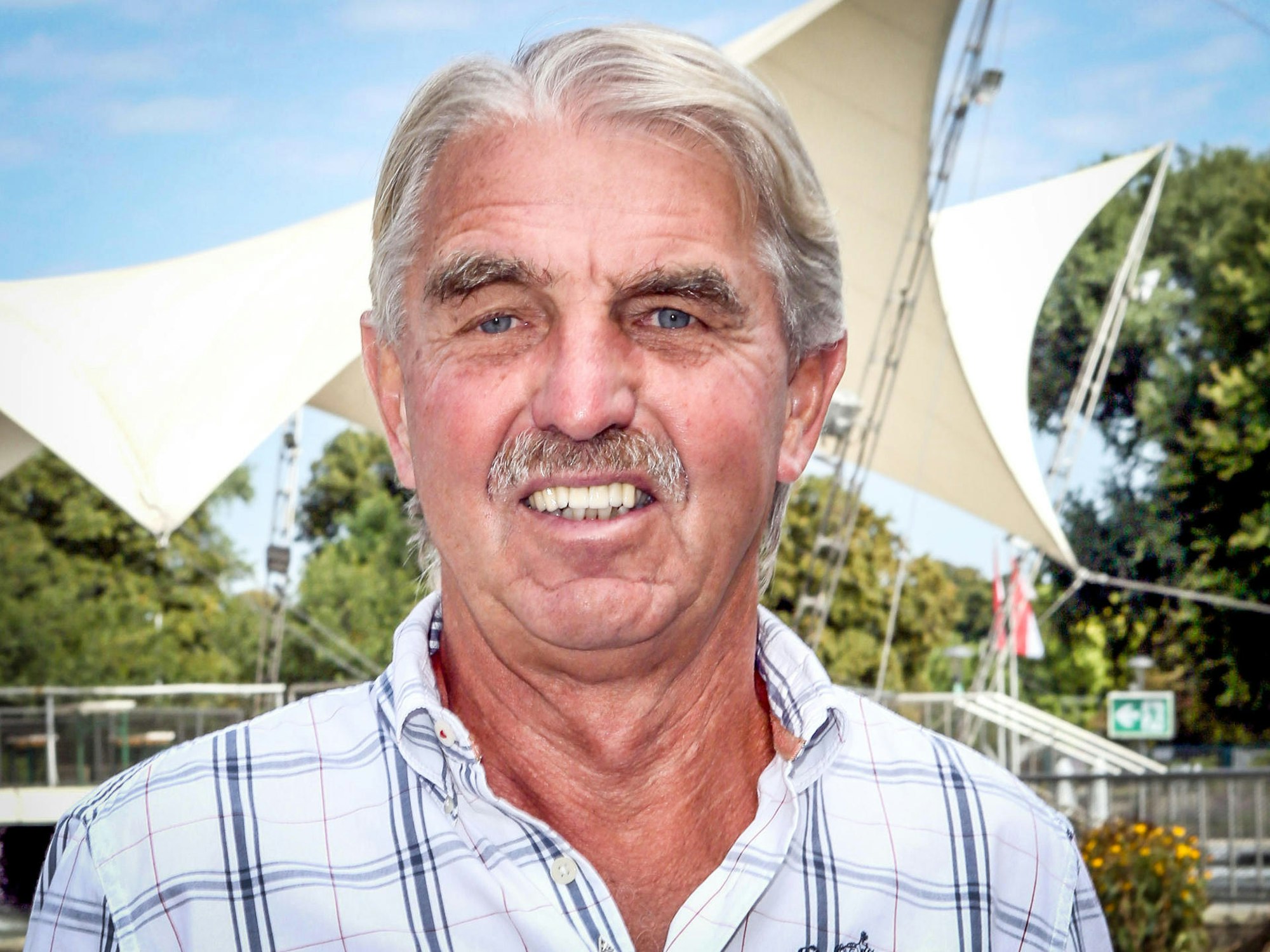 Peter-Schuetten-PA-83286890_quer