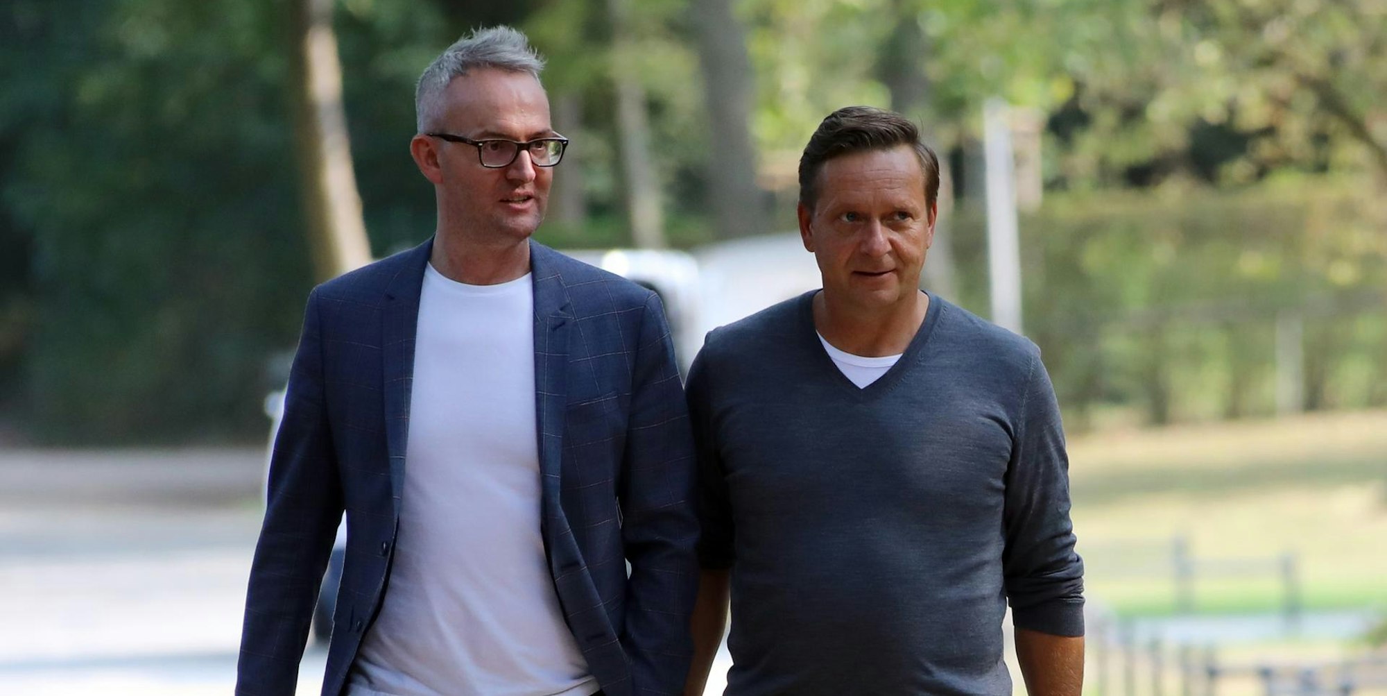 AE184F19-B2CA-4540-BB4D-5AACEE4E10CD