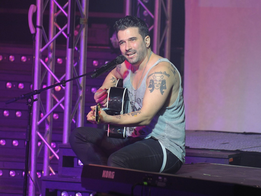 Marc Terenzi singt auf der Bühne