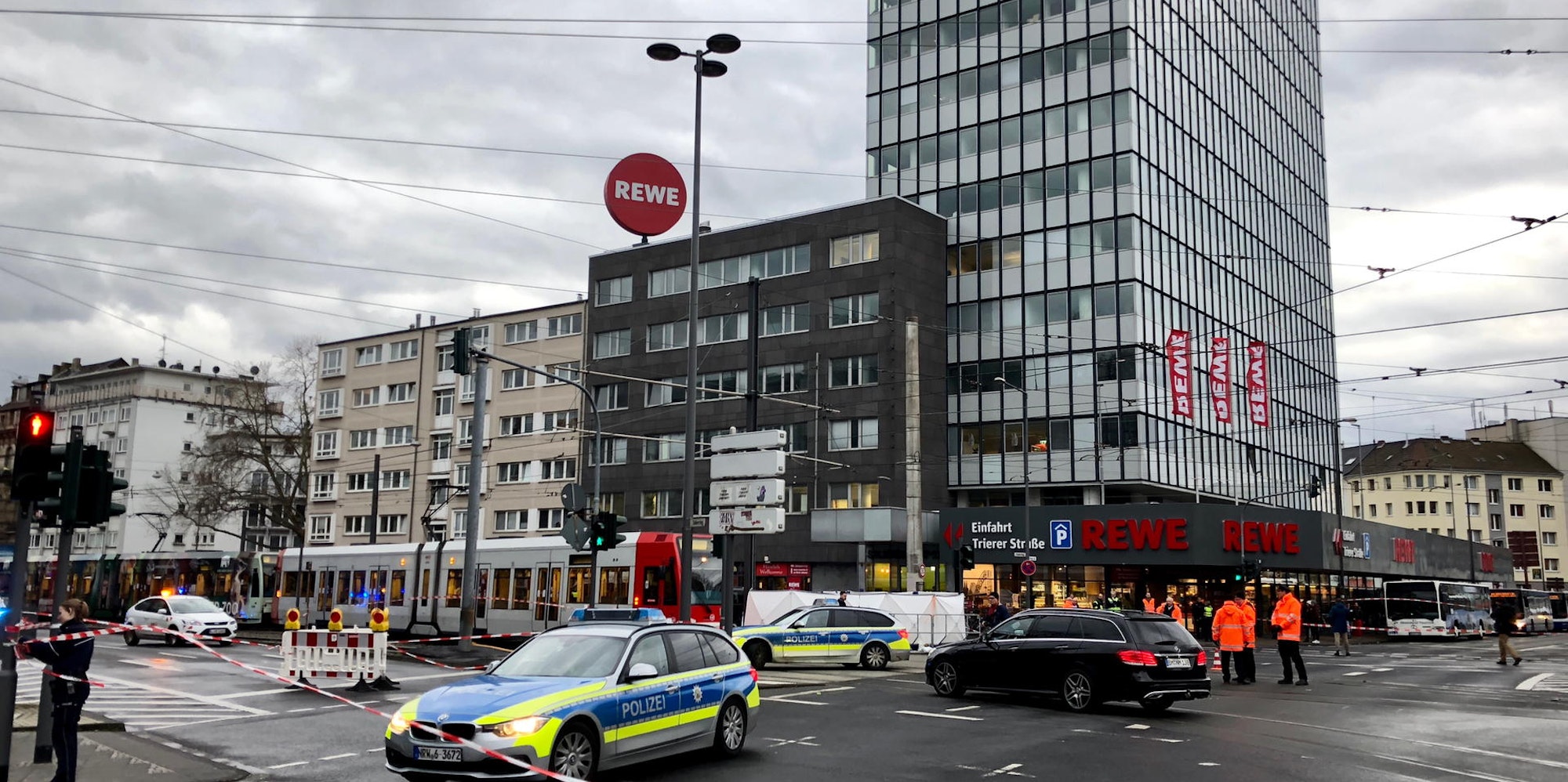 barbarossaplatz weit