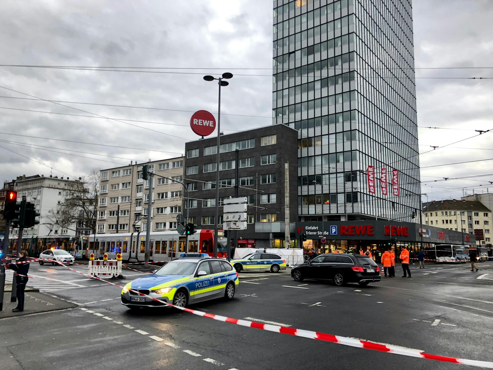 barbarossaplatz weit