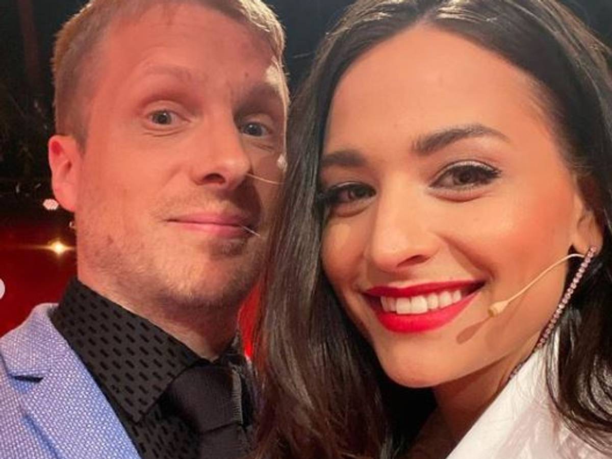 Oliver und Amira Pocher auf einem Selfie