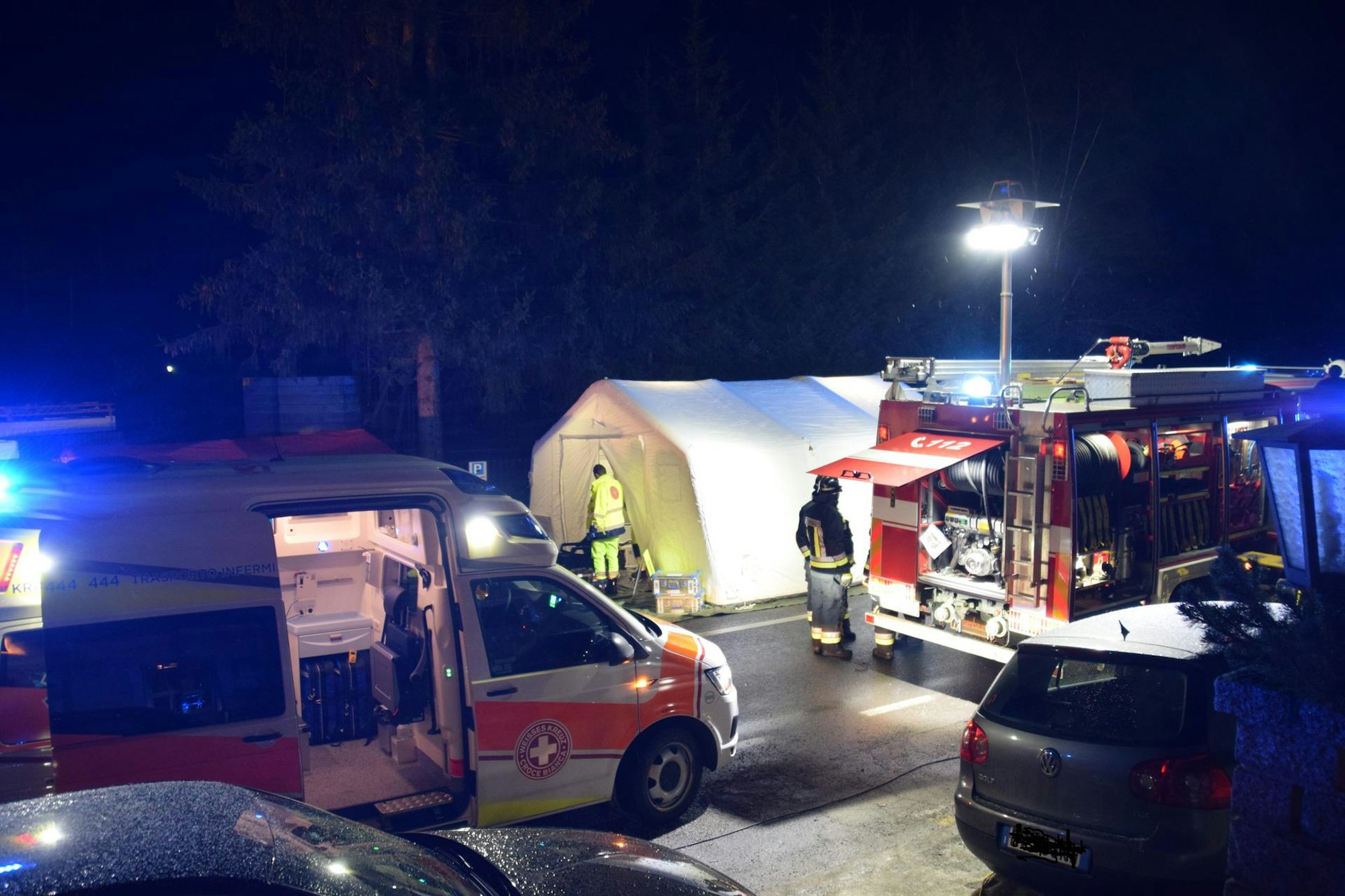 Südtirol_Unfall_Auto_in_Reisegruppe2