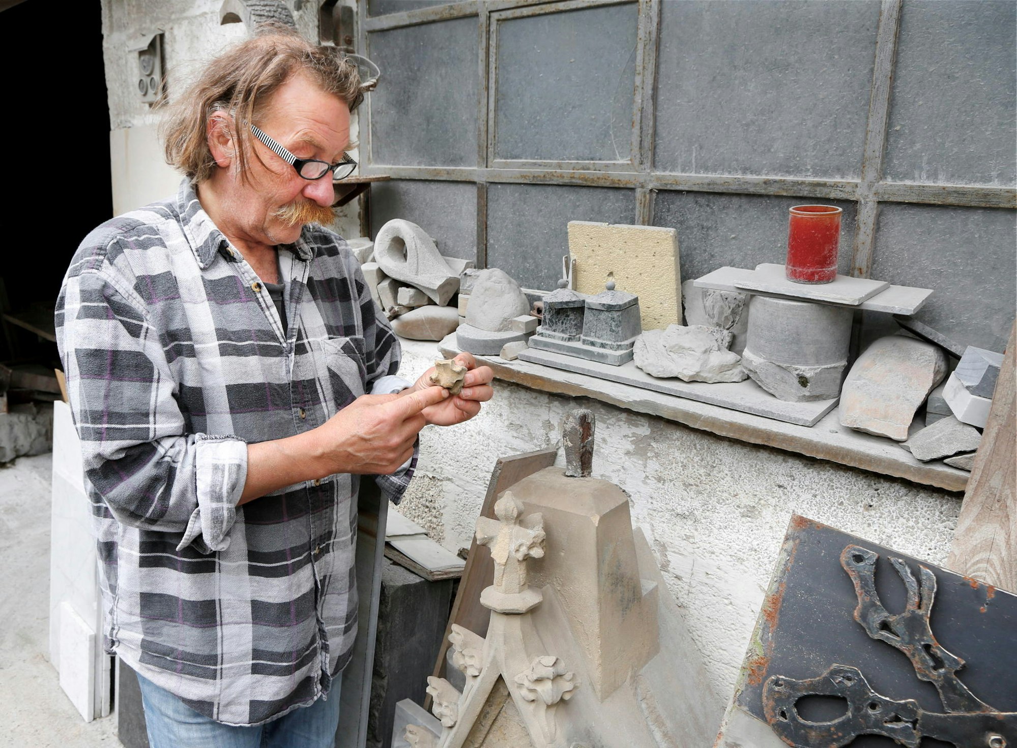 Steinnus im Atelier