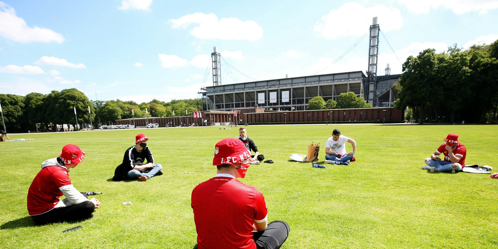 Rheinenergie_stadion_vorwiesen