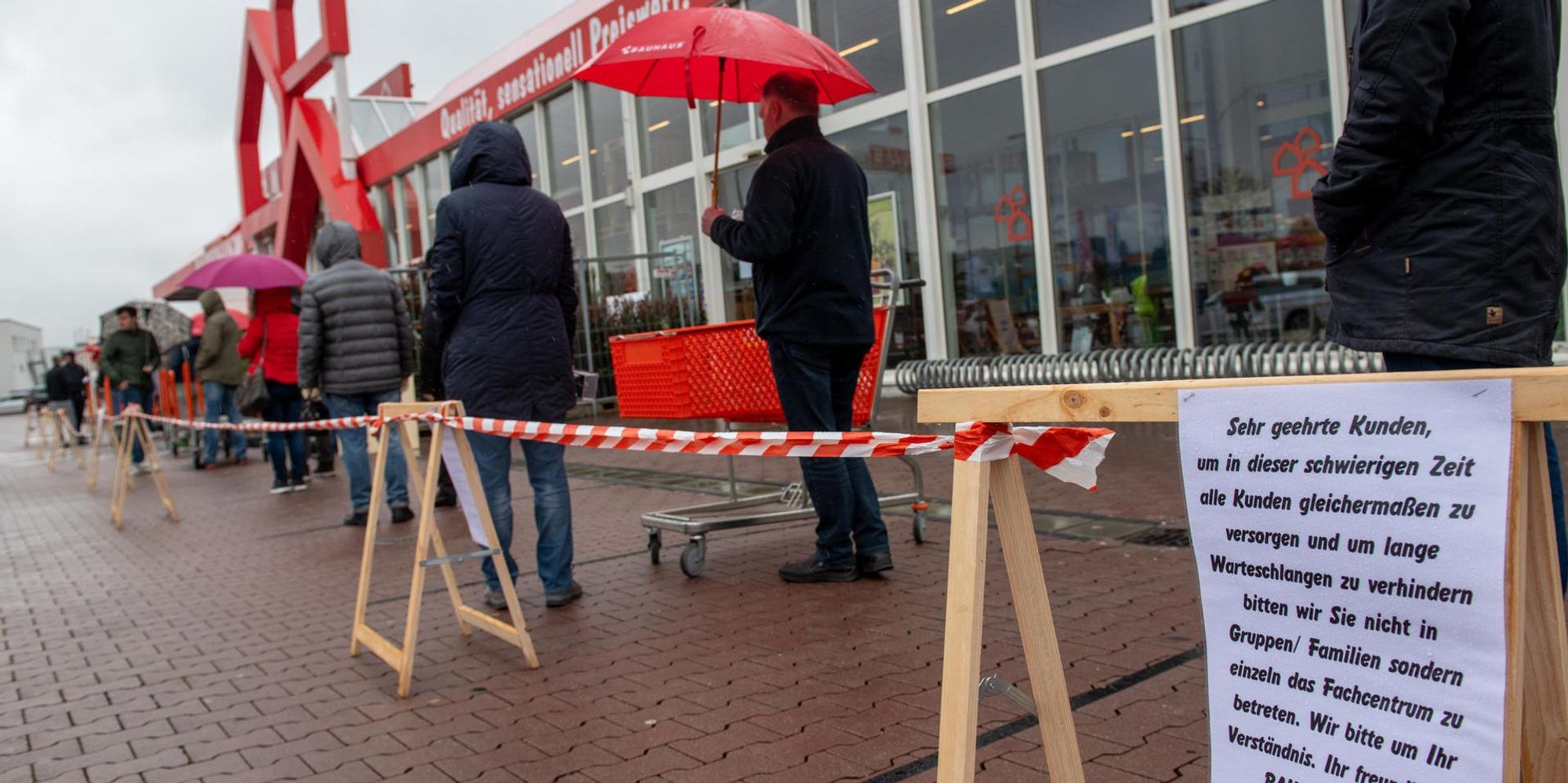 Baumarkt_Schlange