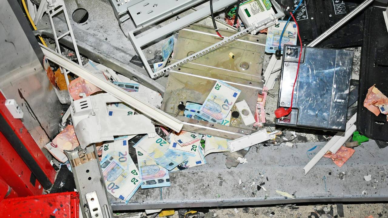 Ein demolierter Geldautomat nach einer Sprengung