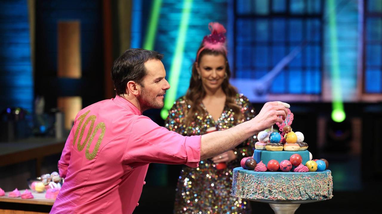 Steffen Henssler und Laura Wontorra am 2. Mai 2021 bei der 100. Folge von „Grill den Henssler”