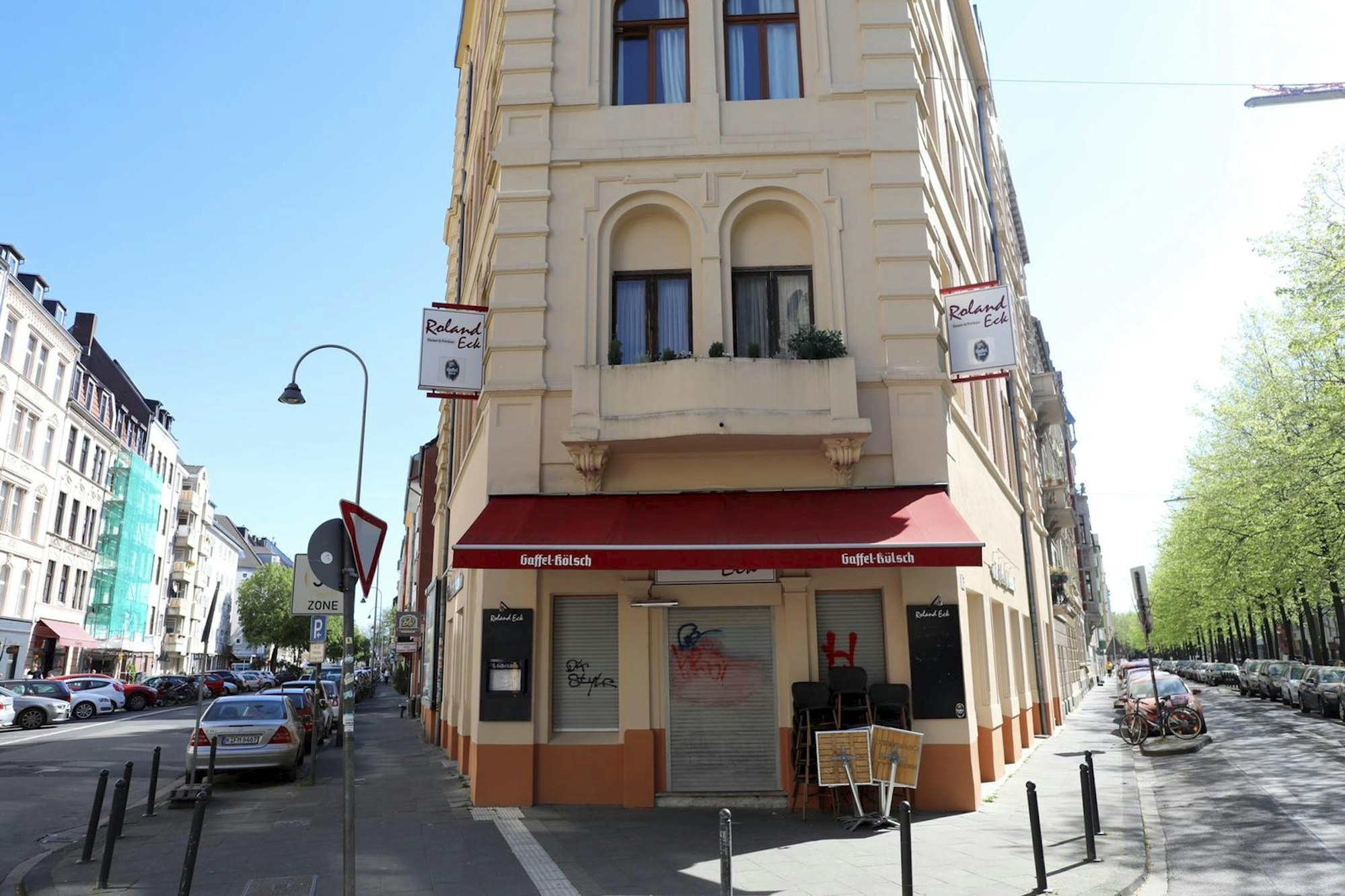 Eingang des Roland Eck in der Kölner Südstadt