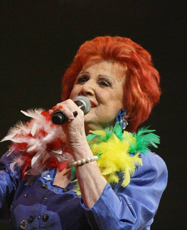 Marie-Luise Nikuta bei einem Auftritt