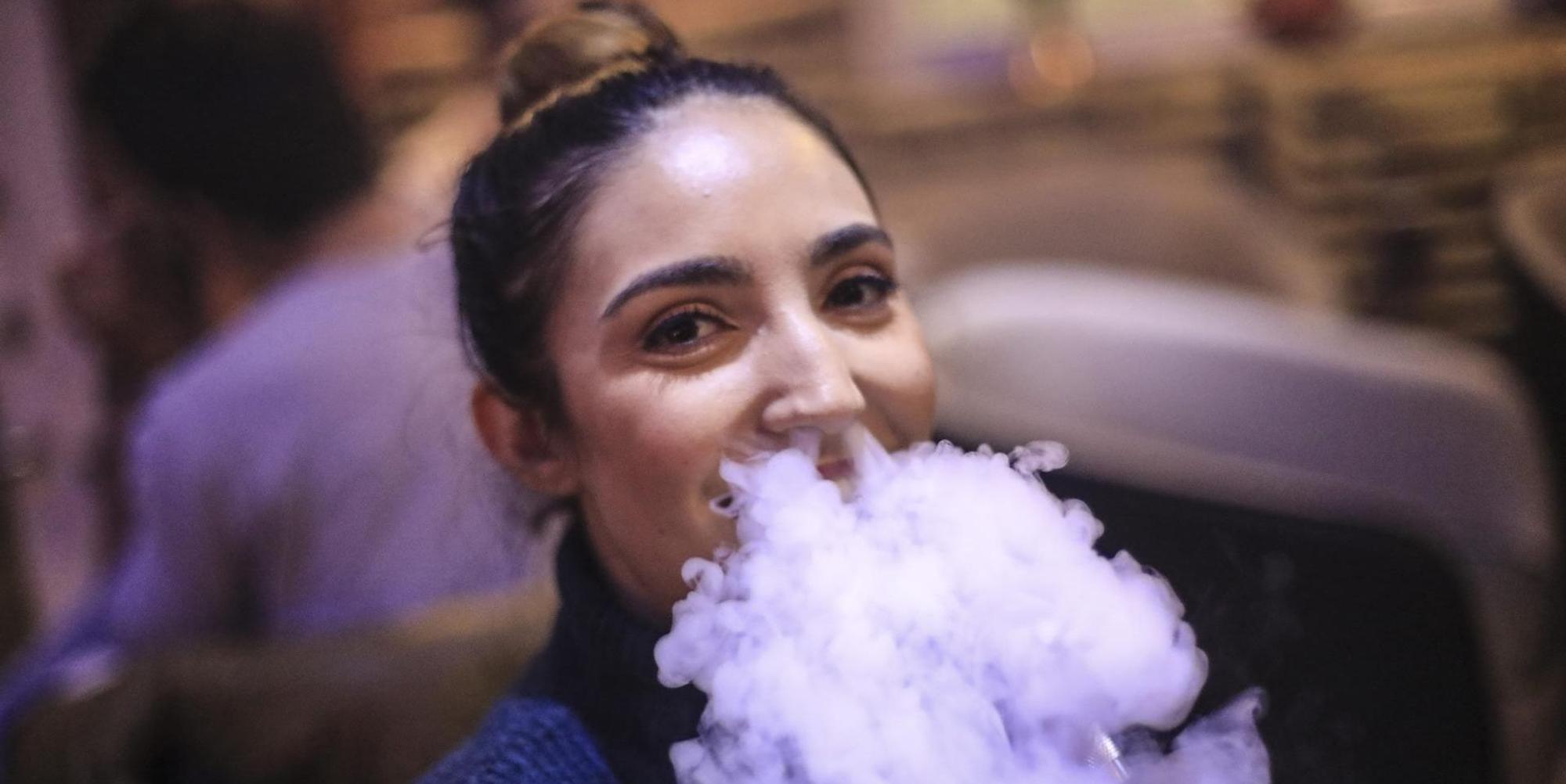 Shisha Bar Köln - Kundin