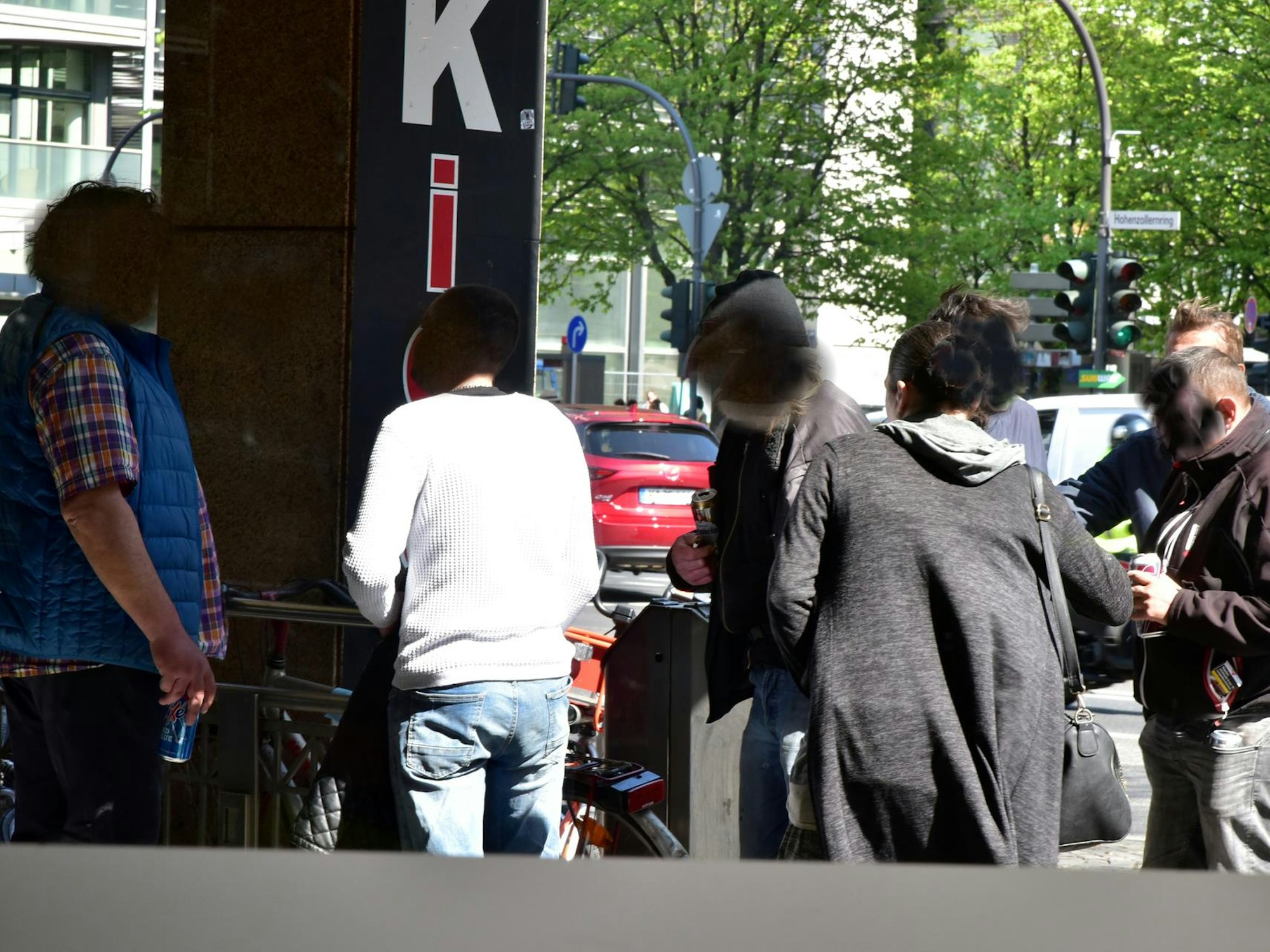 Drogenkonsum am Friesenplatz in Köln. Unser Archivfoto wurde 2021 geschossen.