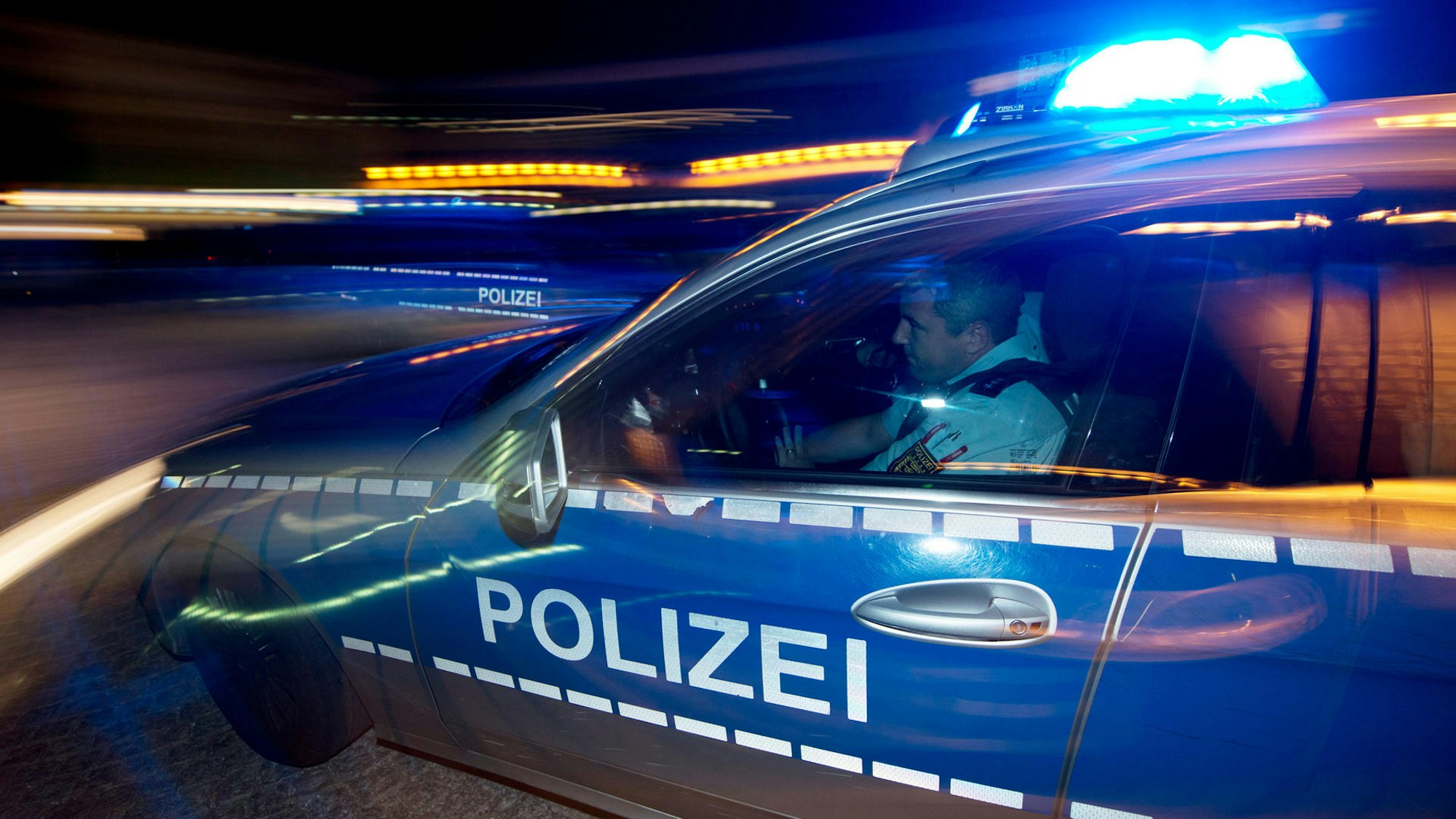 Polizeieinsatz: Bus gestoppt, Diebe gefasst (Symbolfoto)
