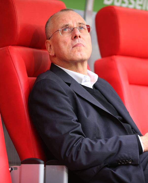F95-Roettgermann-nachdenklich
