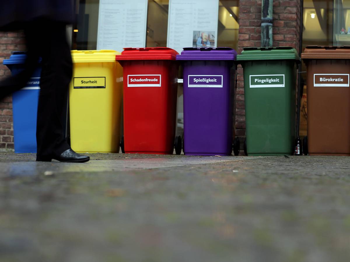 Bunte_Muelltonnen