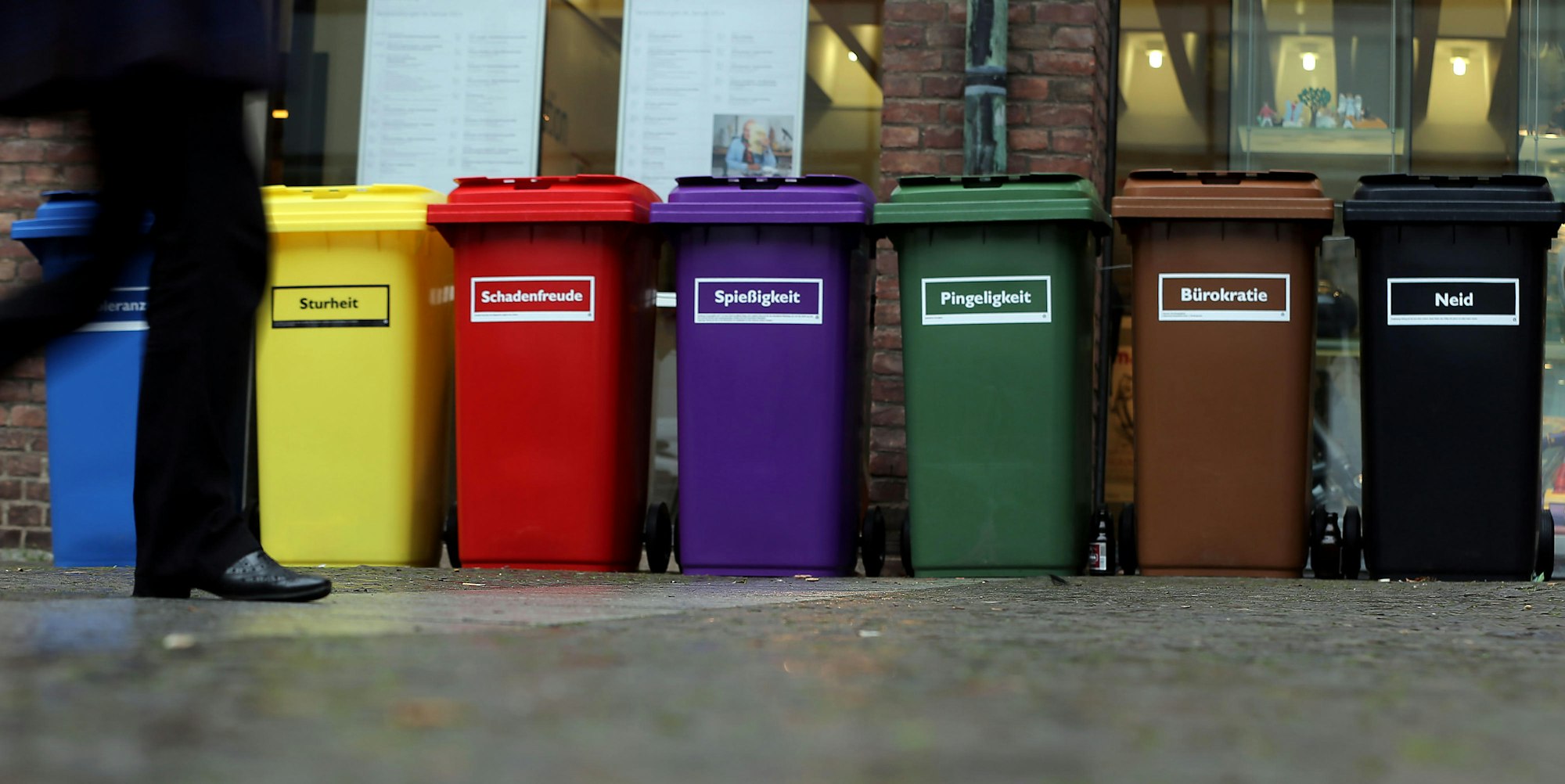 Bunte_Muelltonnen