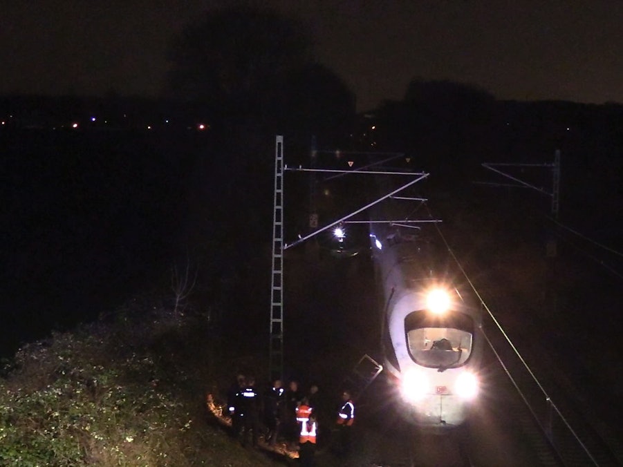 Unfall_Bahn_Koeln_Duennwalder_Kommunalweg