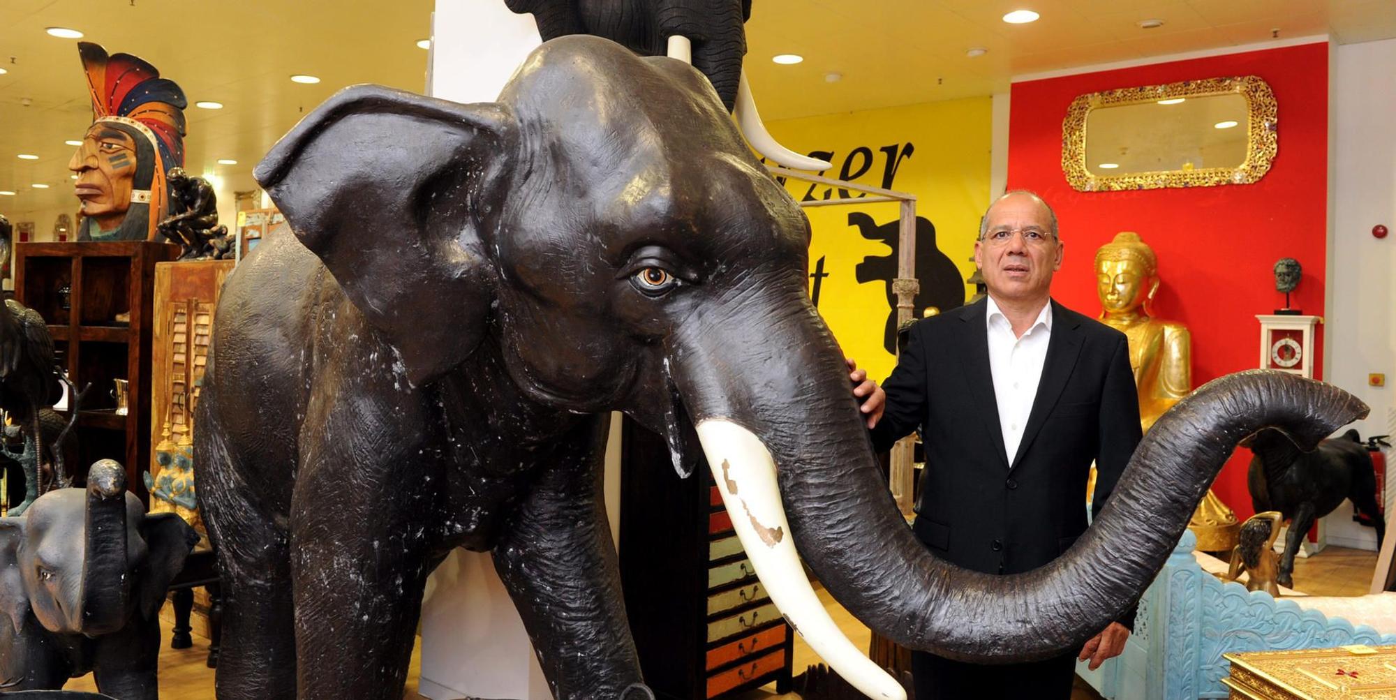 Der schwarze Elefant, ein Kunst- und Möbelhaus in Köln, schließt