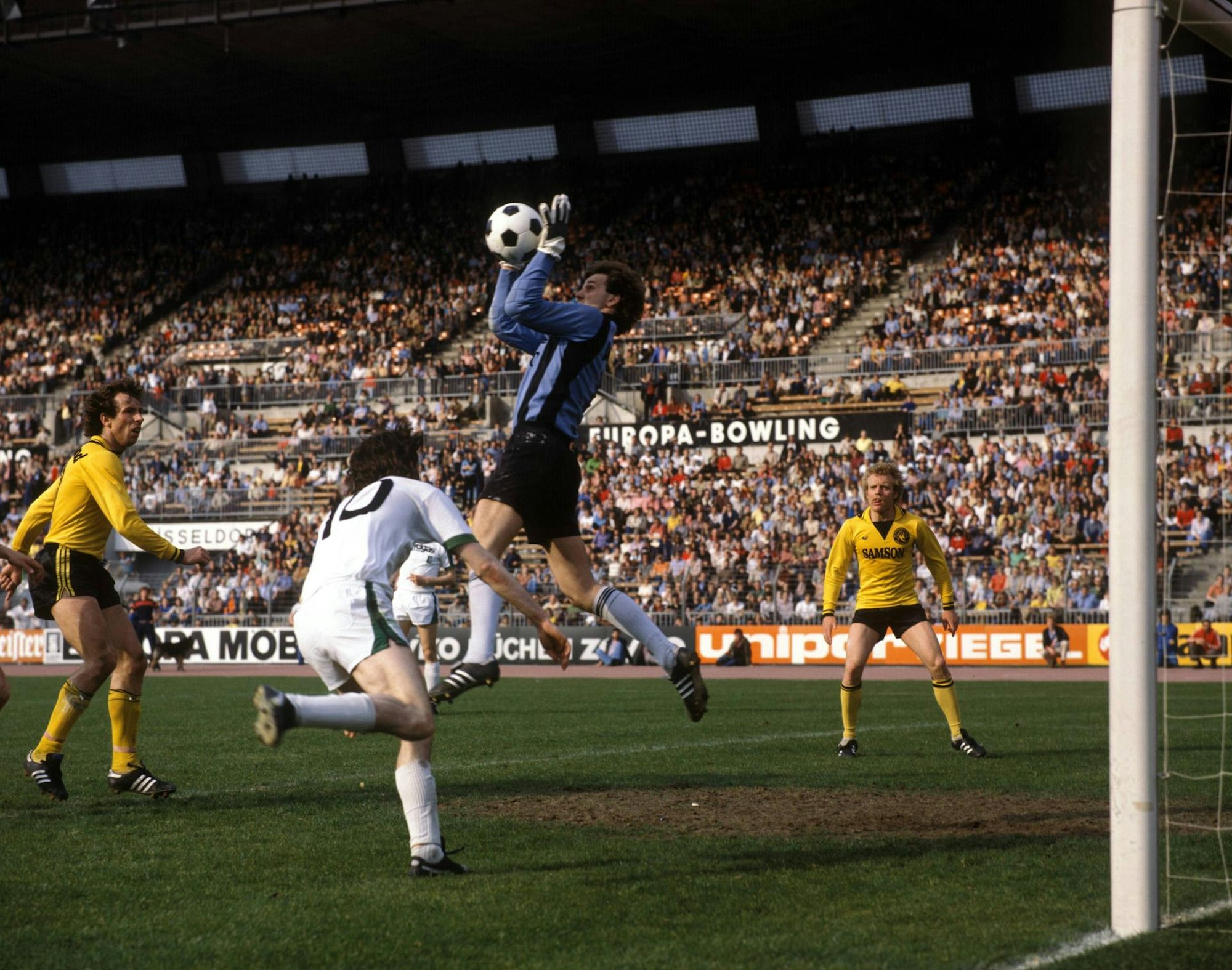 gladbach_Peter_Endrulat_haelt