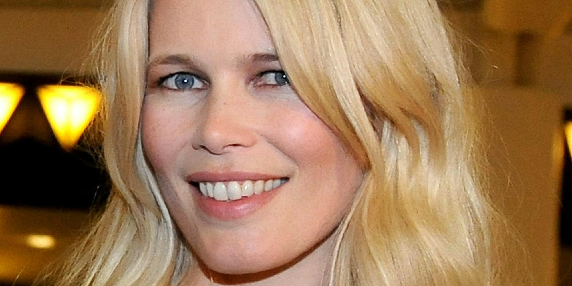 PROMI Claudia Schiffer_081220