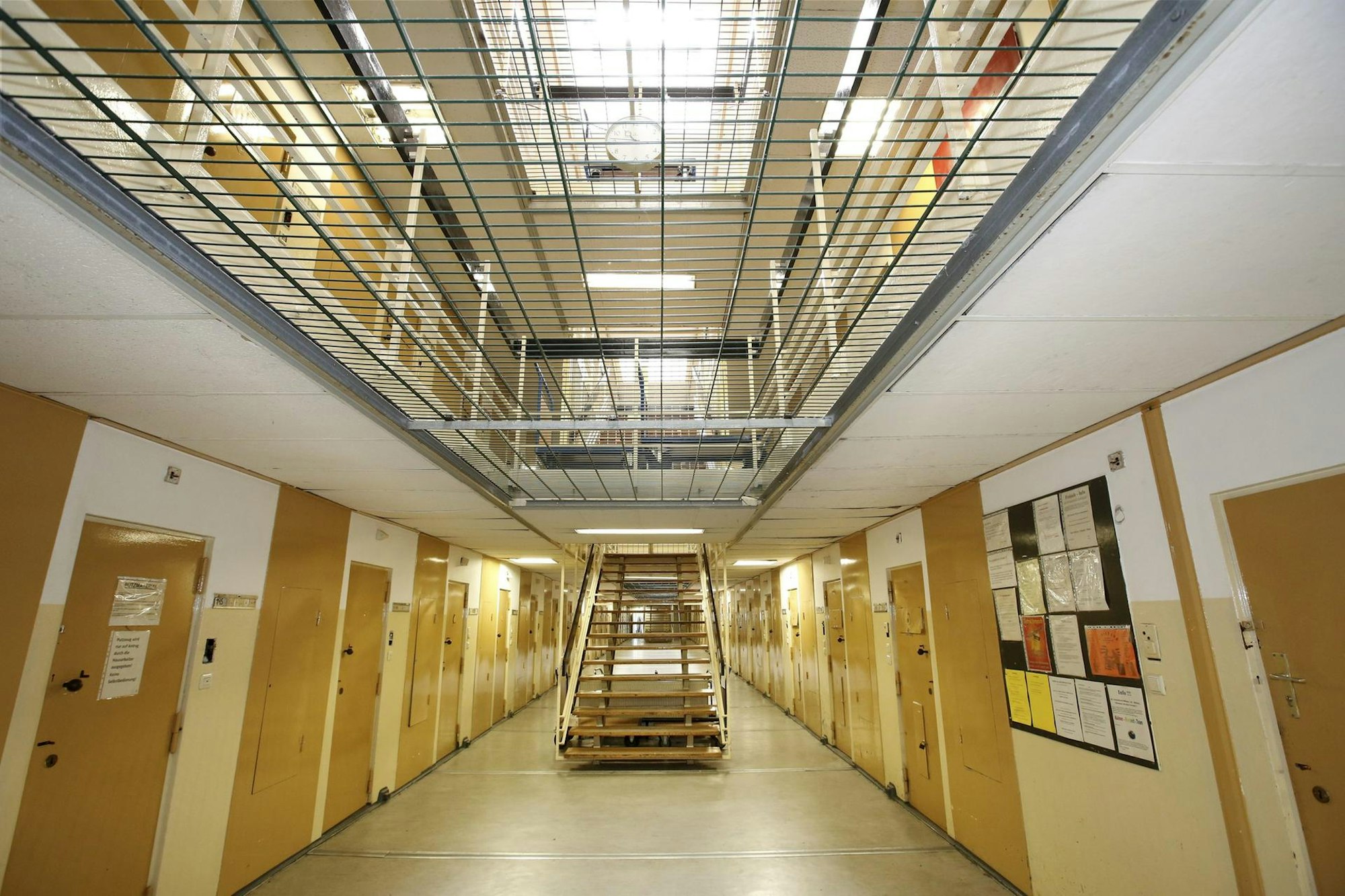 Ein Flur in der JVA Köln